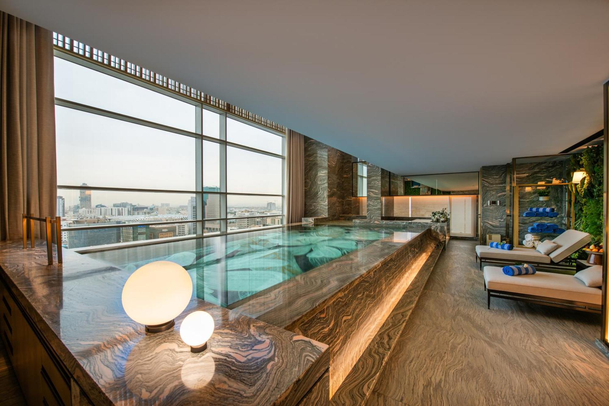 Narcissus The Royal Hotel Ar Riyad Esterno foto The pool at the 39th floor