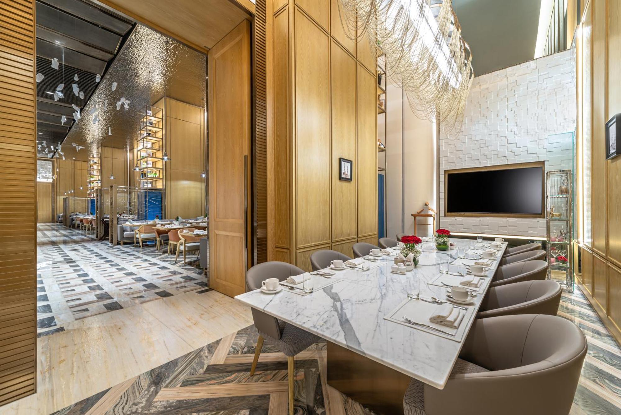 Narcissus The Royal Hotel Ar Riyad Esterno foto The restaurant's interior